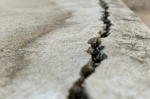 crack in sinking basement floor